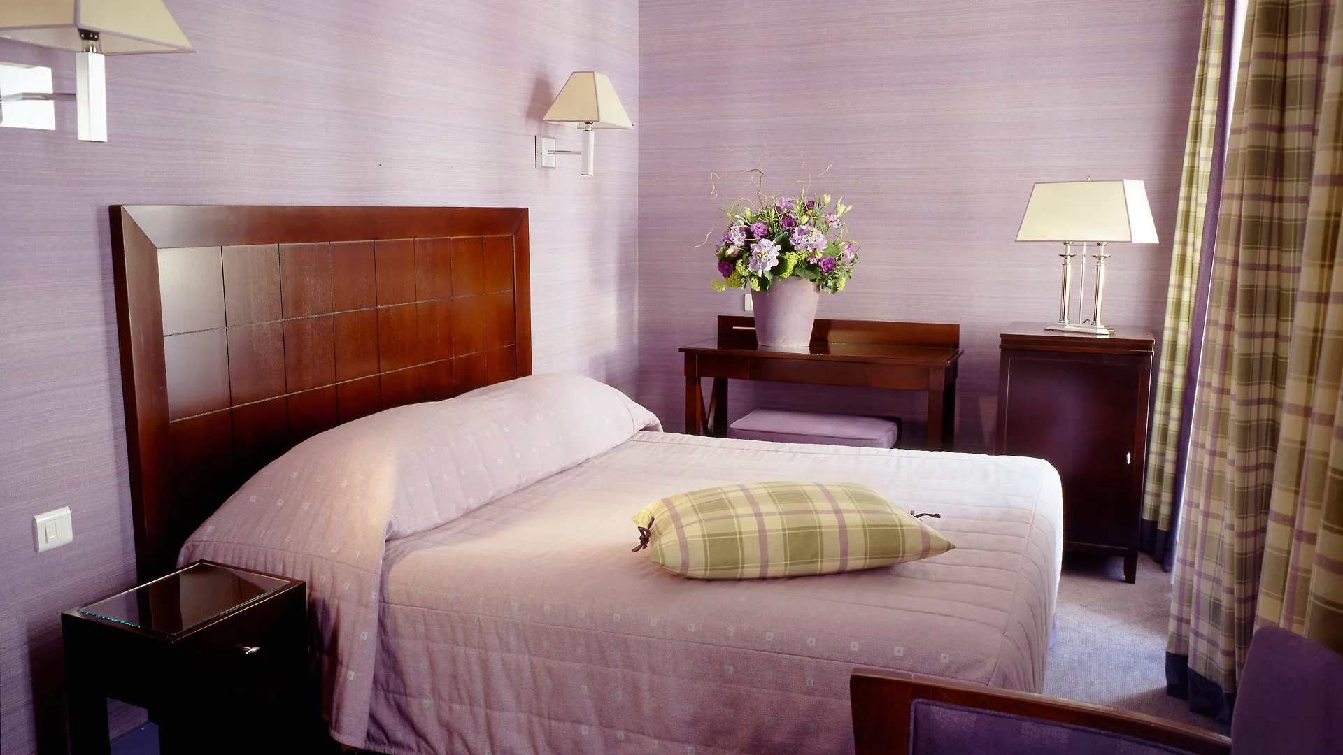 Western Anjou Lafayette Hotel 3*