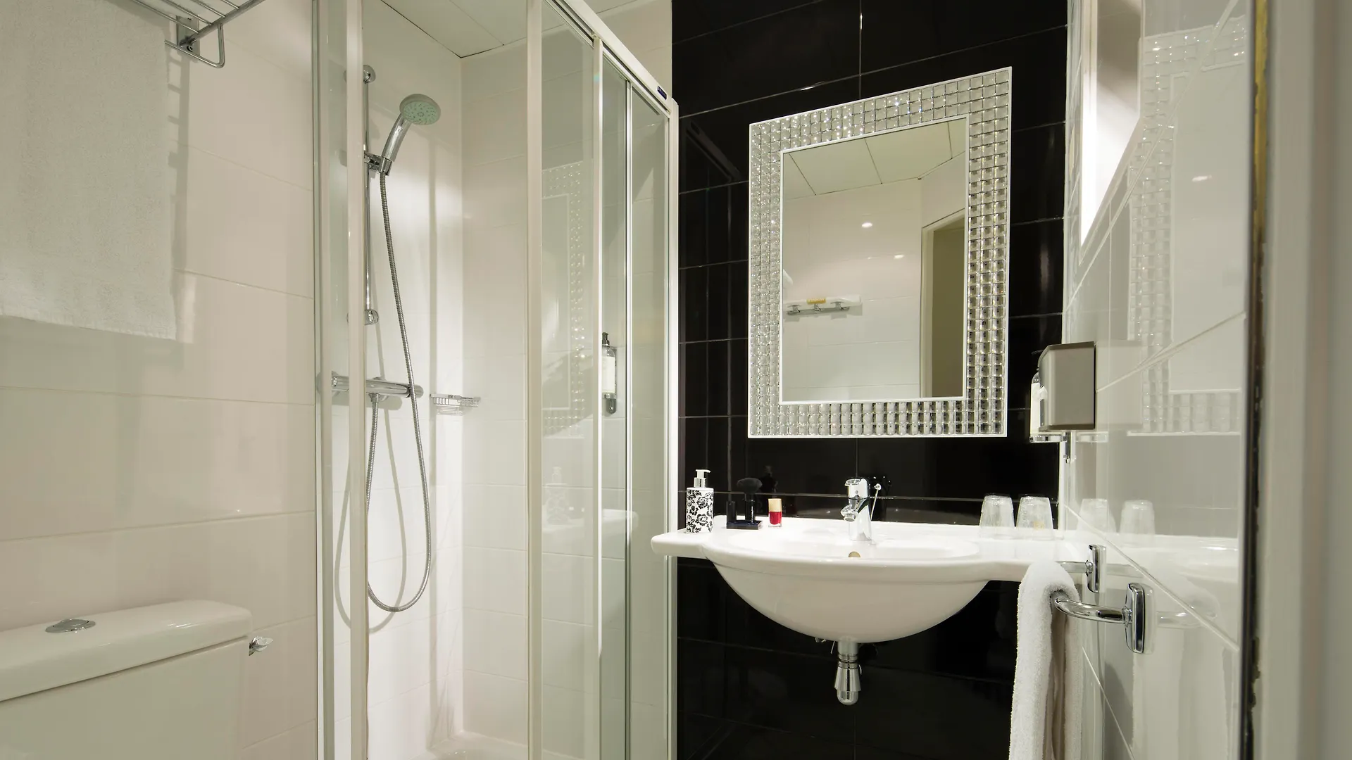 Western Anjou Lafayette Hotel 3*