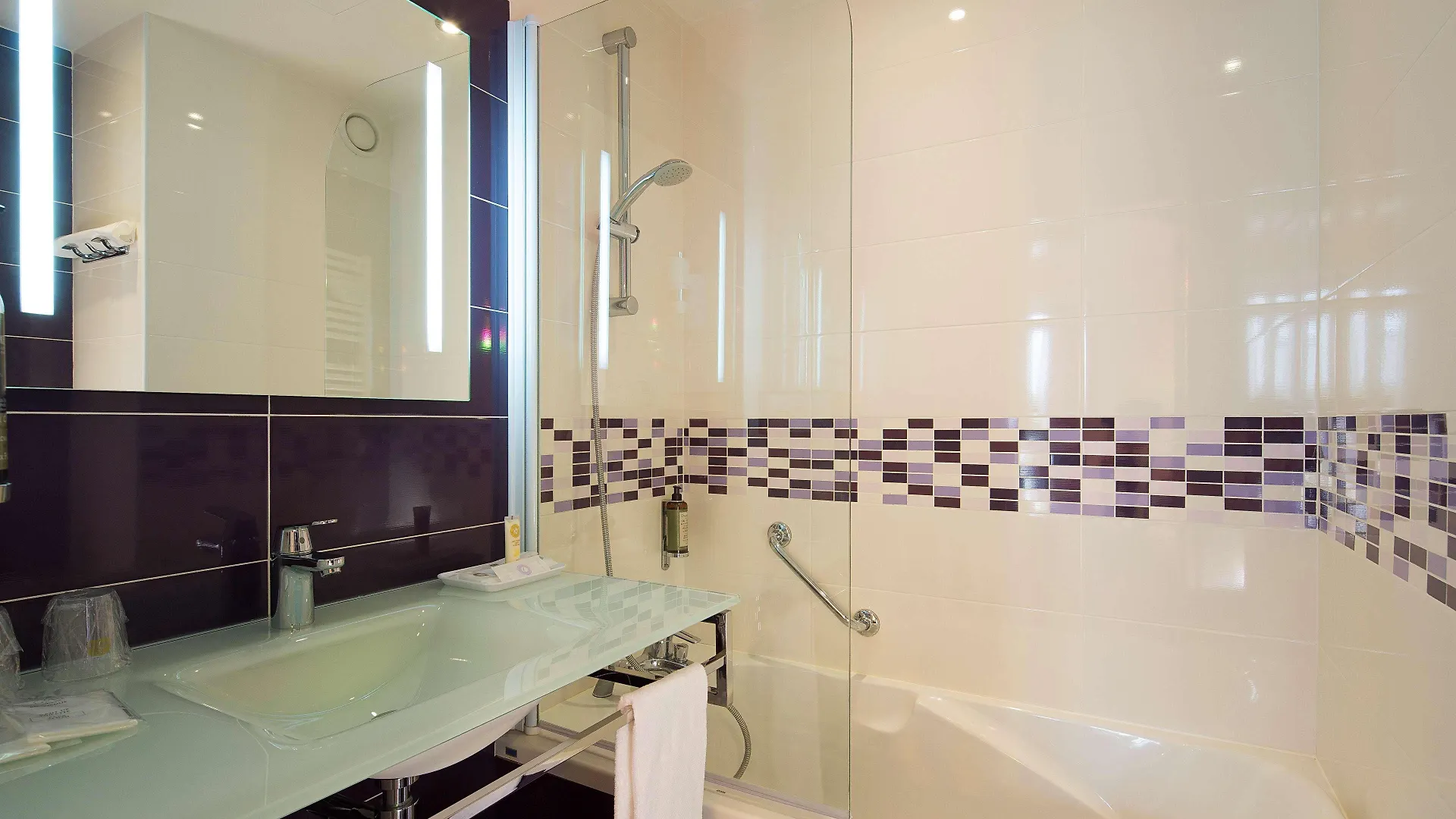 Western Anjou Lafayette Hotel 3*