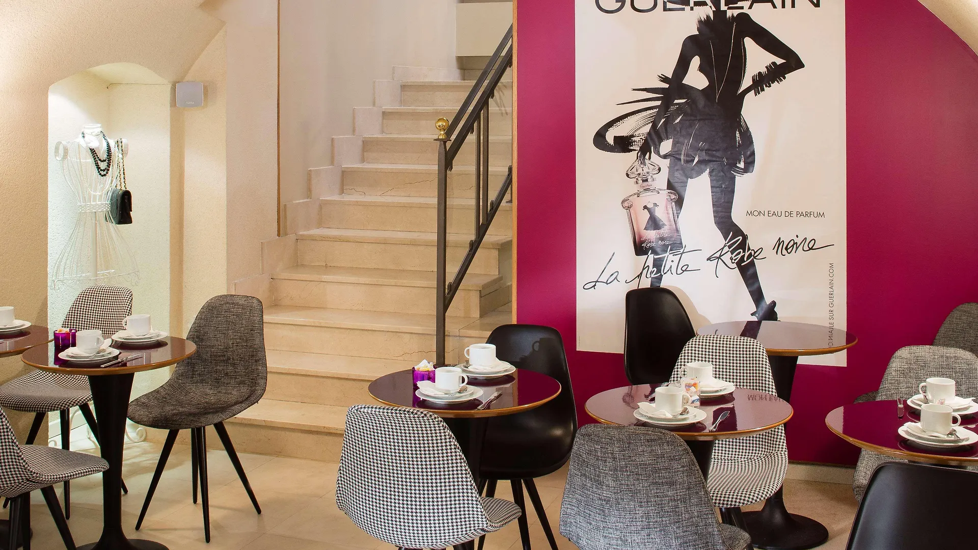 Hotel Western Anjou Lafayette Paris